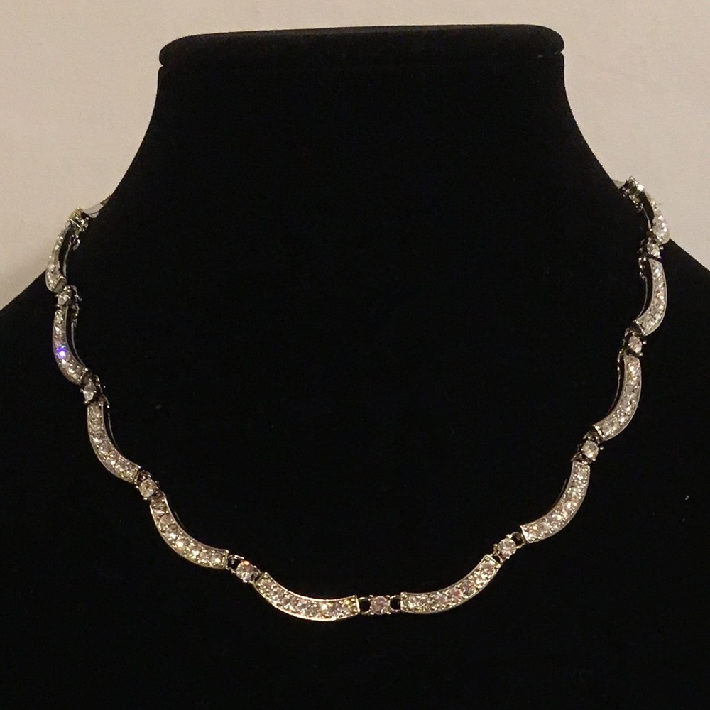 Rhinestone Scallop Necklace